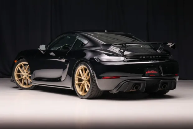 2020 718 Cayman GT4 photo 2