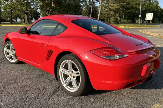 2010 Cayman Base photo 2