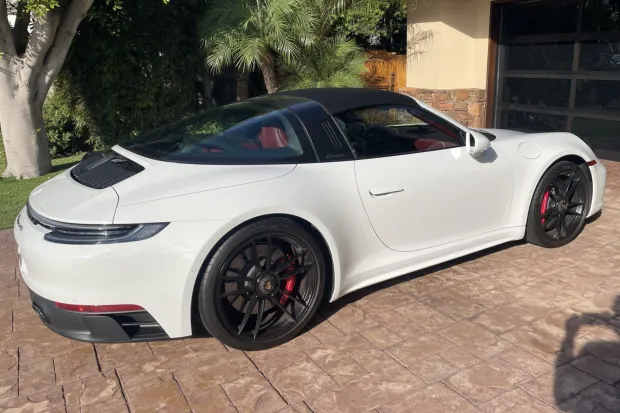 2022 911 Targa 4 GTS photo 2