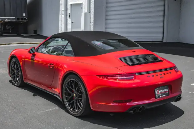 2016 911 Carrera GTS Cabriolet photo 2