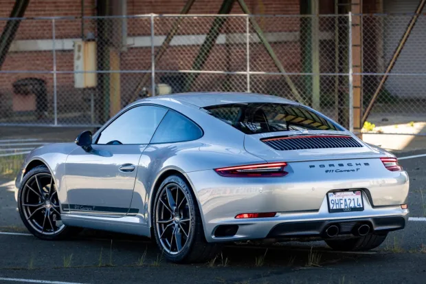 2018 911 Carrera T photo 2
