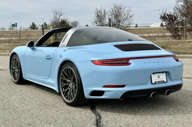 2017 911 Targa 4S photo 2