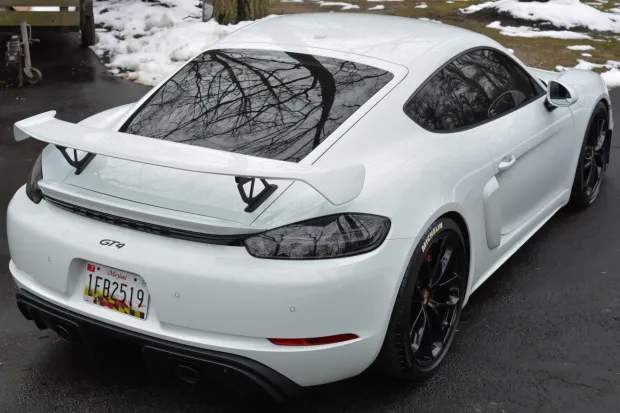 2021 718 Cayman GT4 photo 2