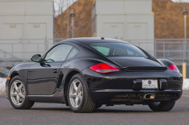 2012 Cayman Base photo 2