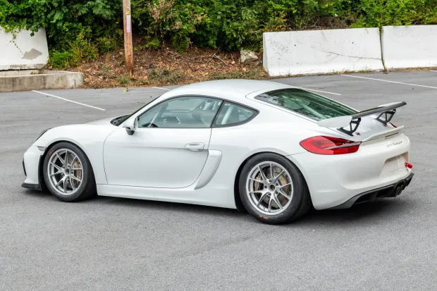 2016 718 Cayman GT4 Clubsport photo 2