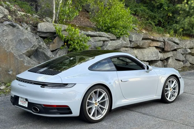2024 911 Carrera S photo 2