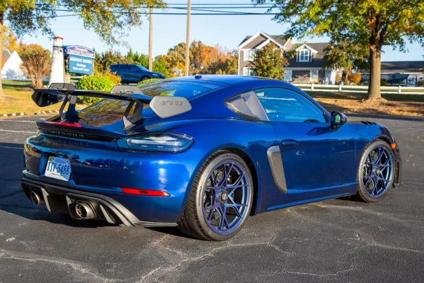 2023 718 Cayman GT4 RS photo 2