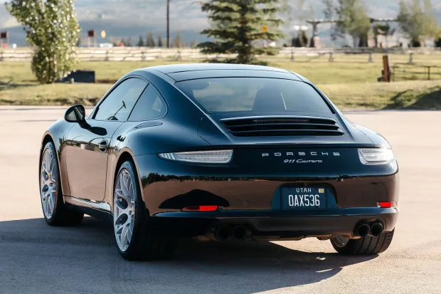 2012 911 Carrera photo 2