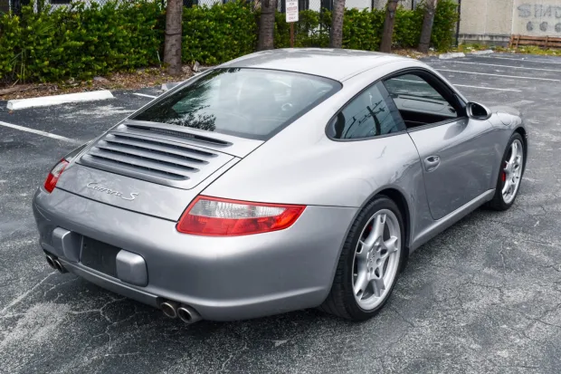 2005 911 Carrera S photo 2