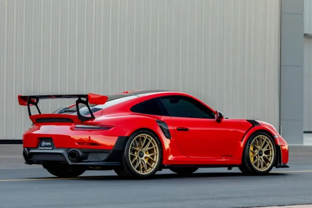 2019 911 GT2 RS photo 2