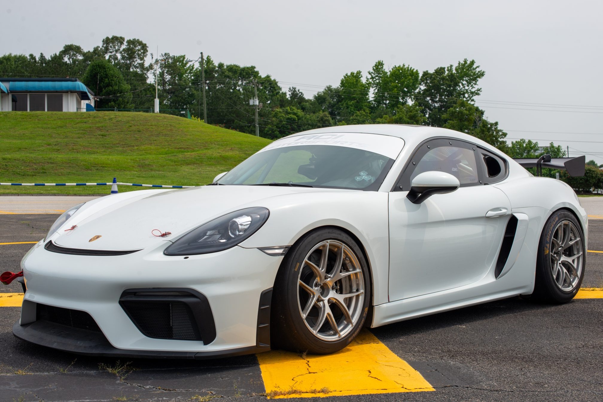 2020 718 Cayman GT4 Clubsport photo 2