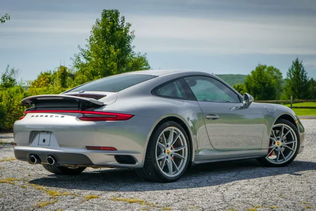 2017 911 Carrera 4S photo 2