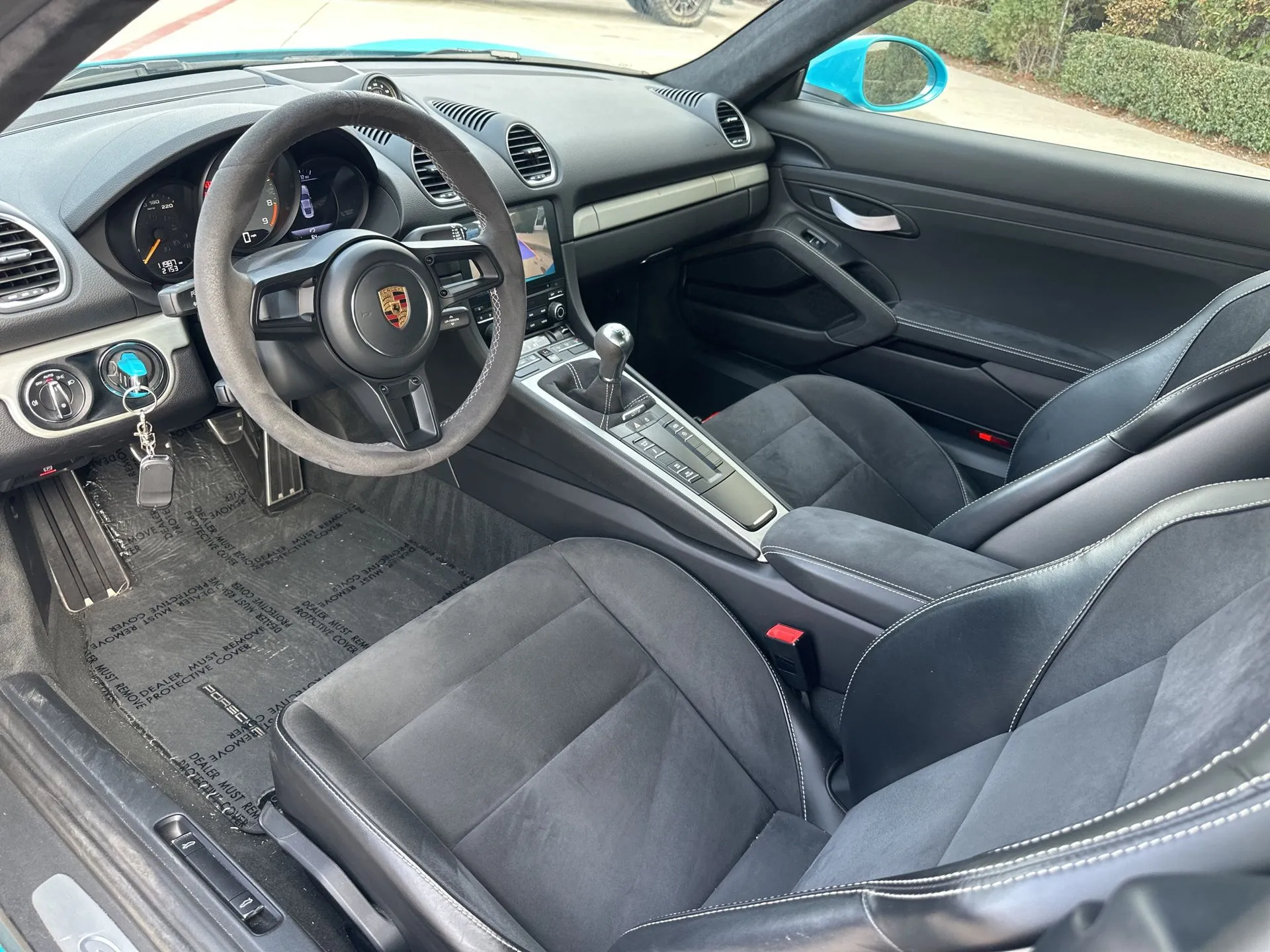 2020 718 Cayman GT4 photo 2