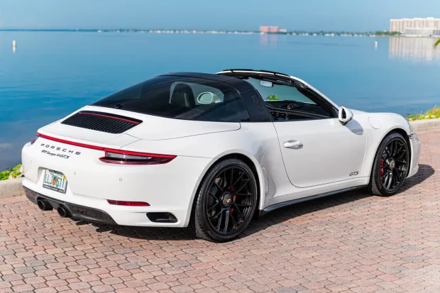 2018 911 Targa 4 GTS photo 2