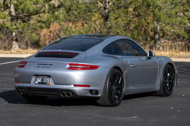2019 911 Carrera photo 2