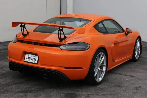 2021 718 Cayman GT4 photo 2