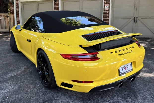 2017 911 Carrera S photo 2
