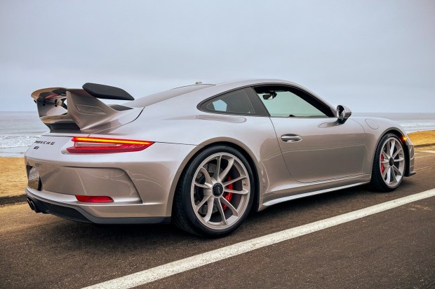 2018 911 GT3 photo 2