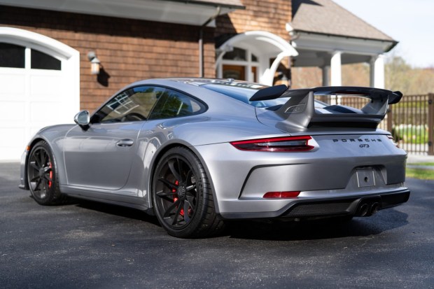 2018 911 GT3 photo 2
