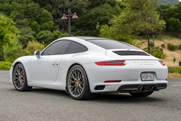 2017 911 Carrera S photo 2
