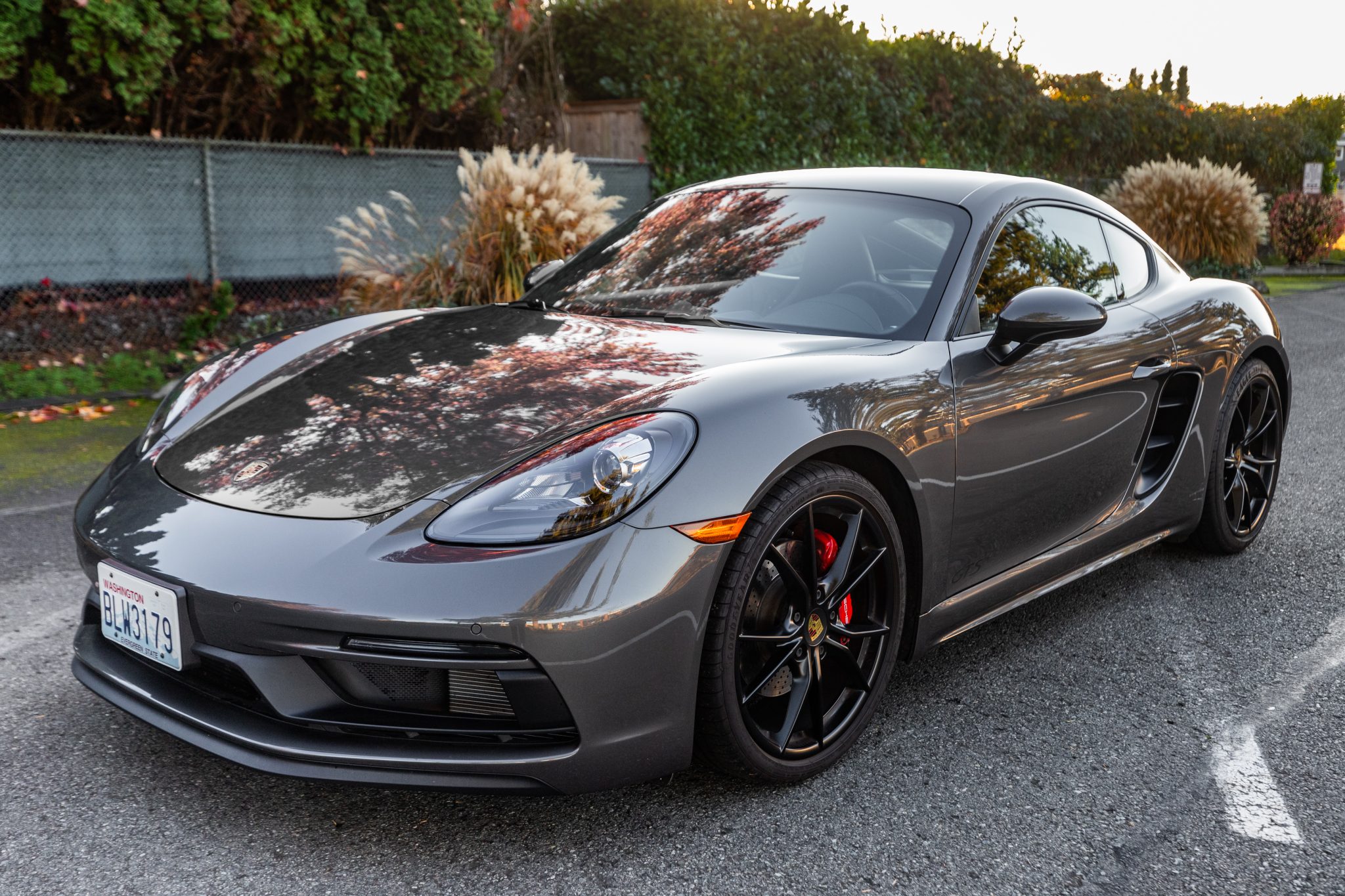 2018 718 Cayman GTS photo 2