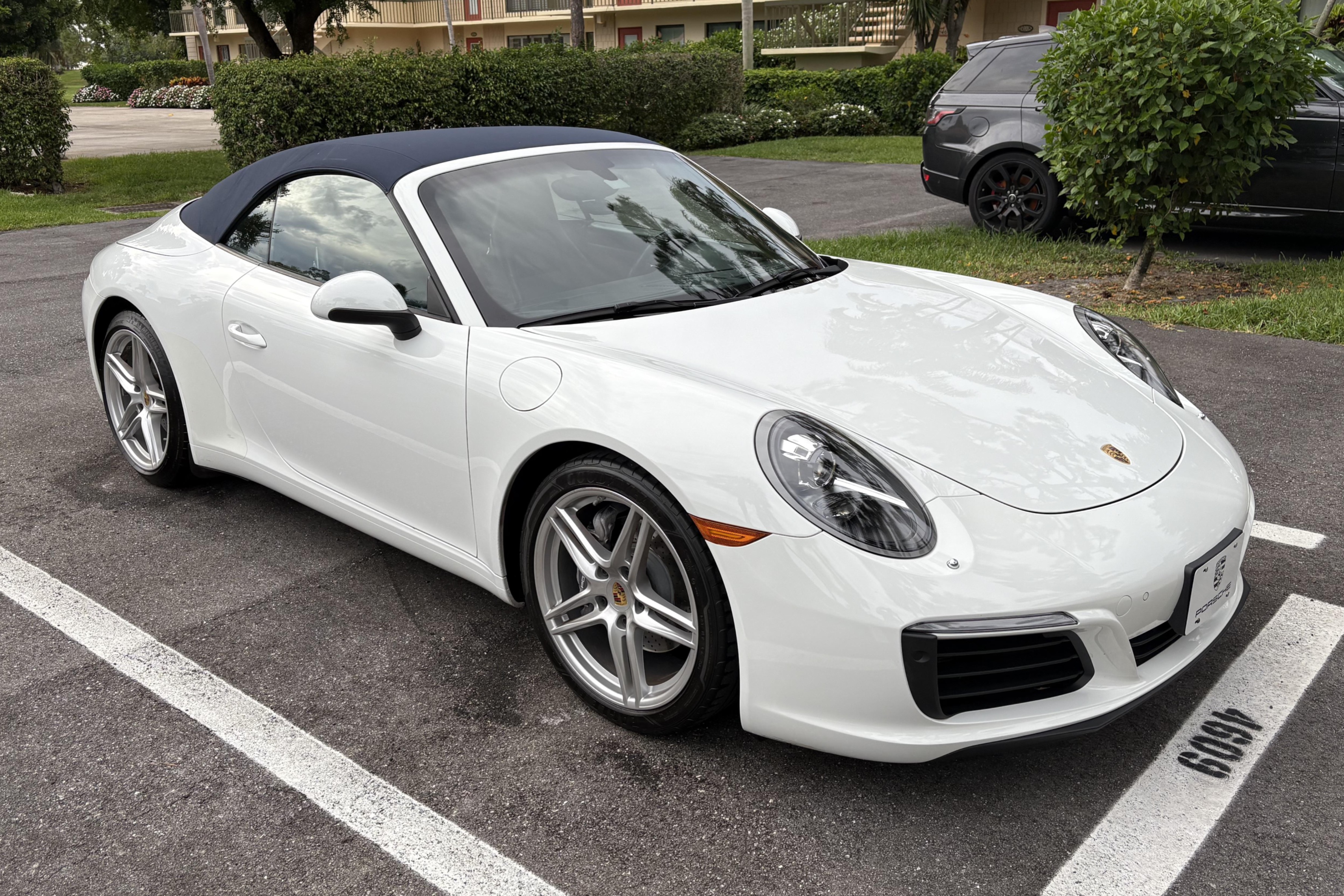 2017 911 Carrera Cabriolet photo 2