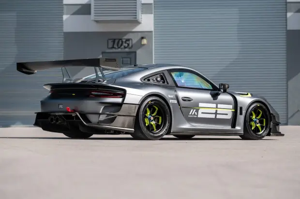 2022 911 GT2 RS photo 2