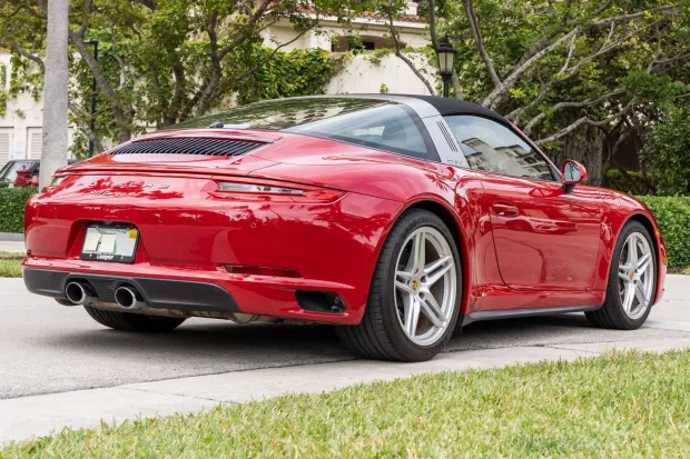 2017 911 Targa 4 photo 2