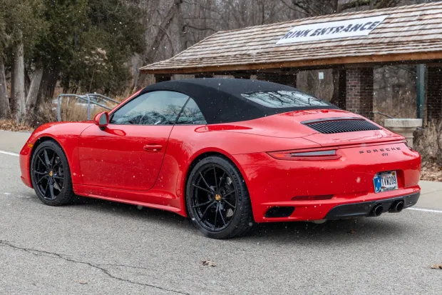 2018 911 Carrera 4 Cabriolet photo 2