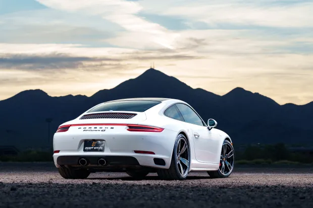 2017 911 Carrera 4S photo 2