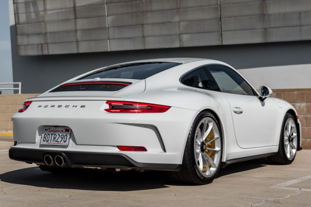 2018 911 GT3 Touring photo 2