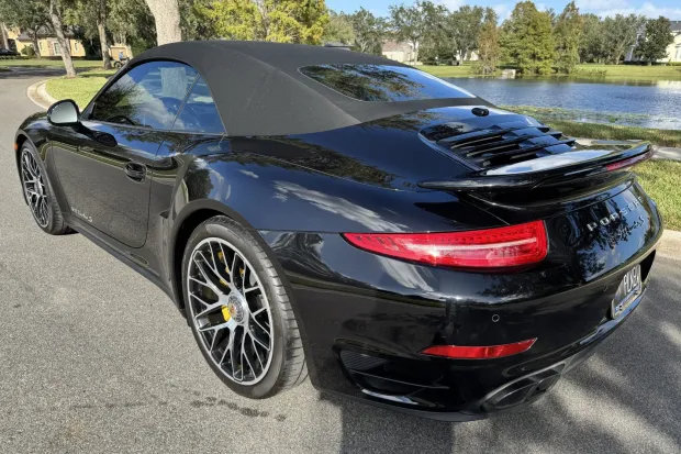 2015 911 Turbo S Cabriolet photo 2
