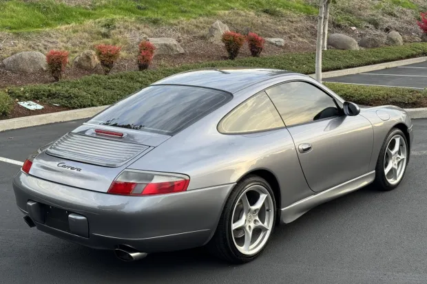 2001 911 Carrera photo 2
