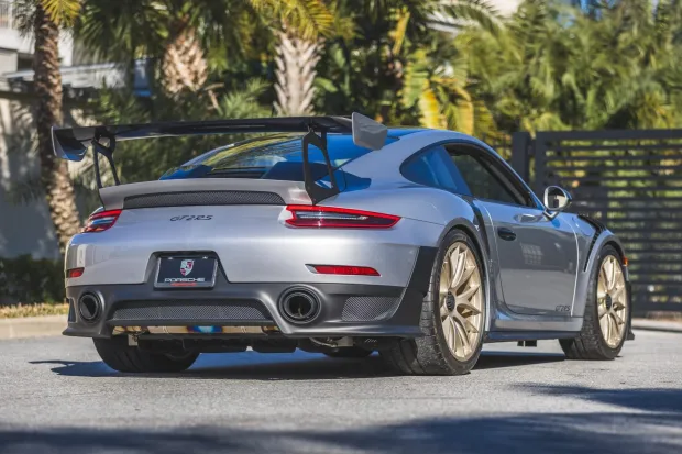 2018 911 GT2 RS photo 2