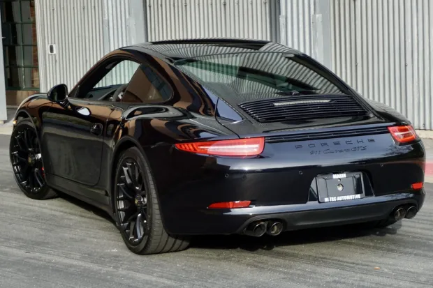 2016 911 Carrera GTS photo 2