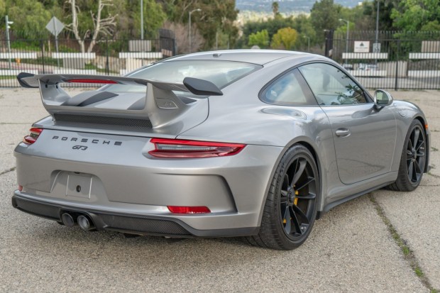 2018 911 GT3 photo 2