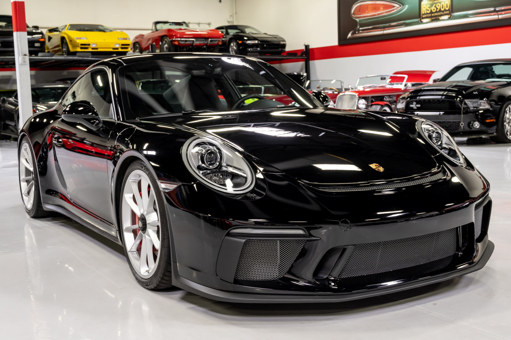 2019 911 GT3 Touring photo 2
