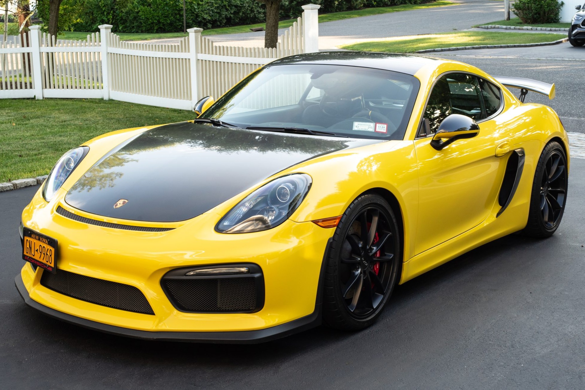 2016 Cayman GT4 photo 2