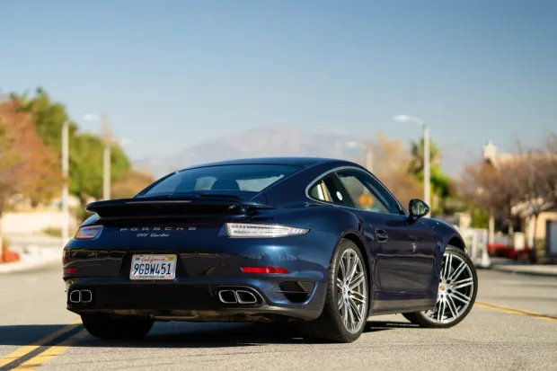 2015 911 Turbo photo 2