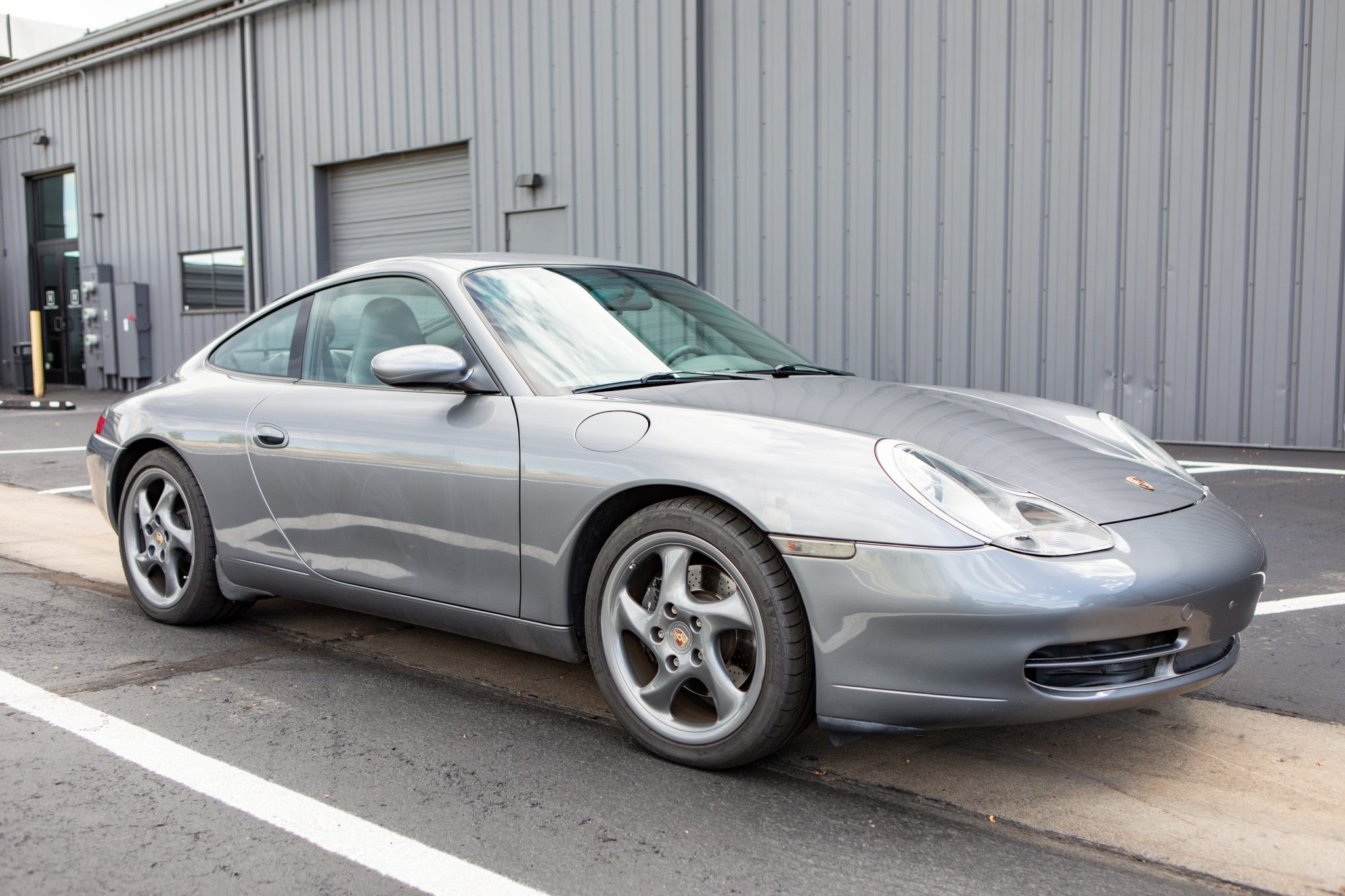 2001 911 Carrera photo 2
