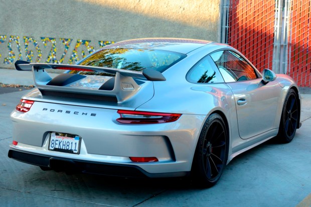 2018 911 GT3 photo 2