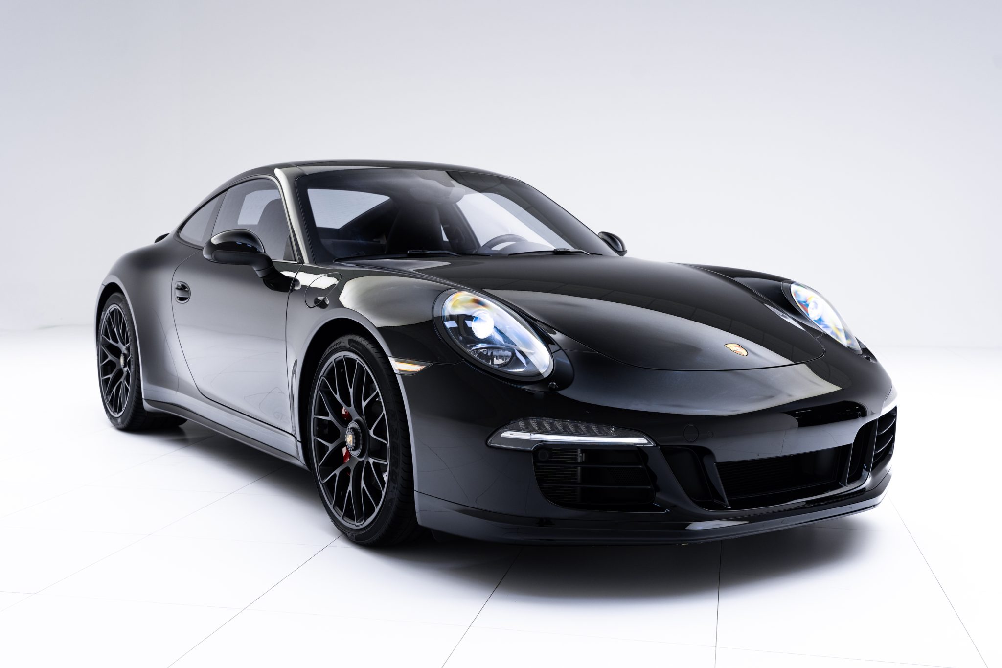 2015 911 GTS photo 2