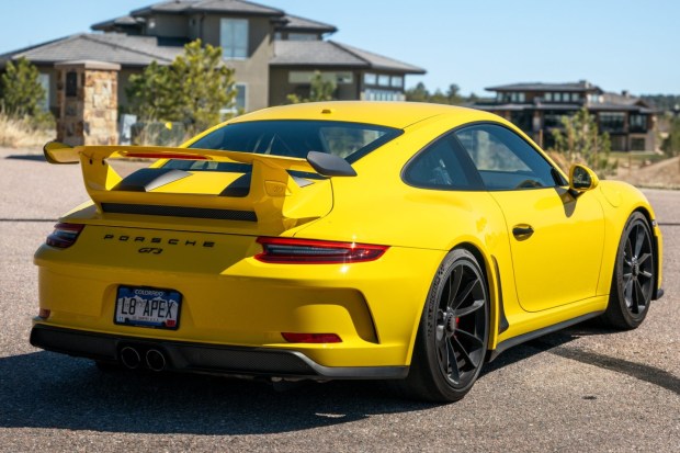 2018 911 GT3 photo 2