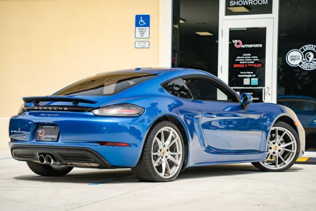 2018 718 Cayman Base photo 2