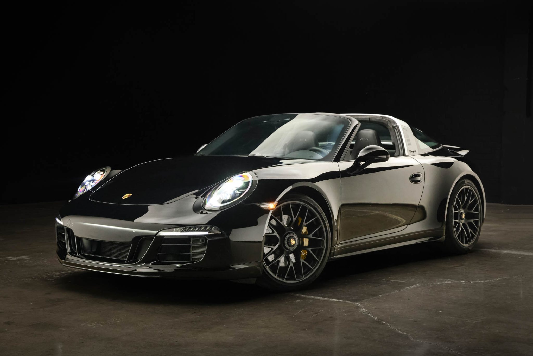 2016 911 Targa 4 GTS photo 2