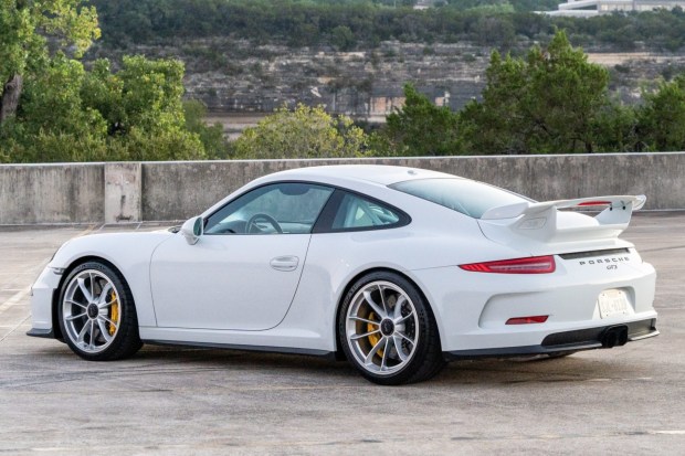 2015 911 GT3 photo 2