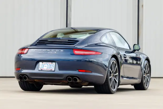 2014 911 Carrera S photo 2