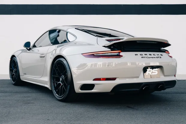 2018 911 Carrera GTS photo 2