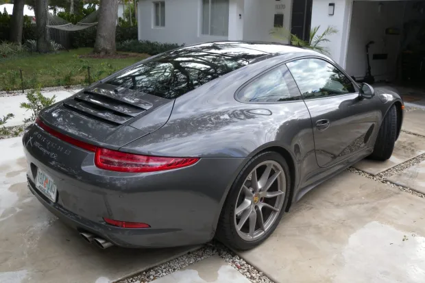 2015 911 Carrera 4S photo 2