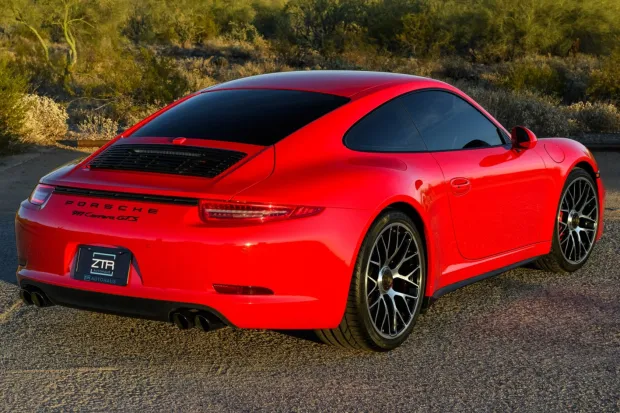 2016 911 Carrera GTS photo 2